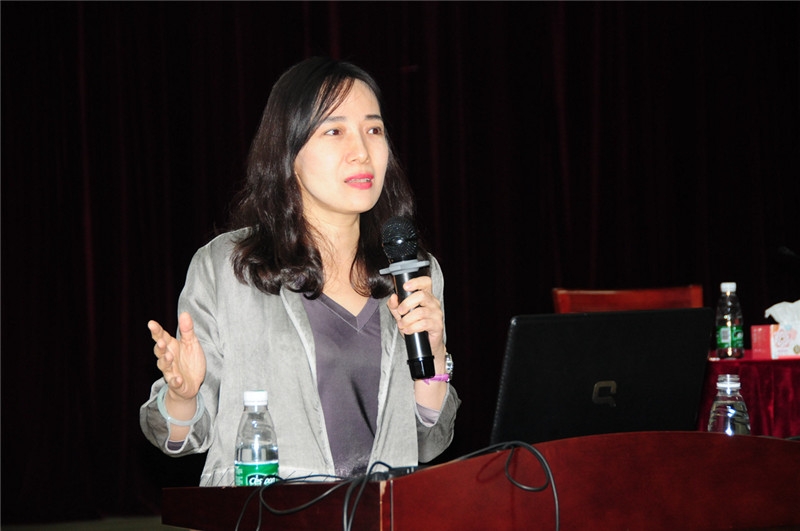 广东省医师协会人文医学工作委员会副主任委员李晓丹教授作了题为